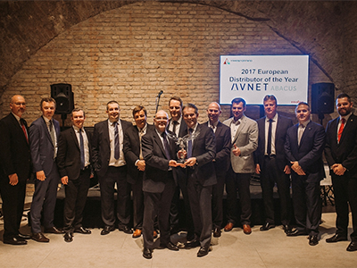 foto noticia AVNET Abacus cosecha una terna de galardones en los premios de distribución de Molex.